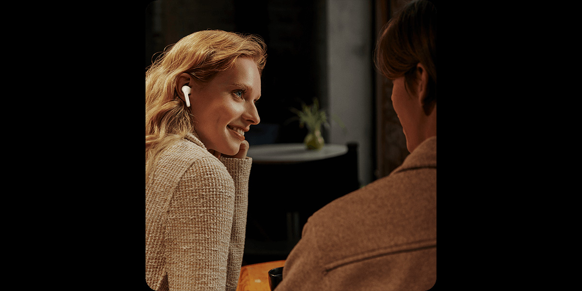 Swobodna rozmowa podczas noszenia słuchawek