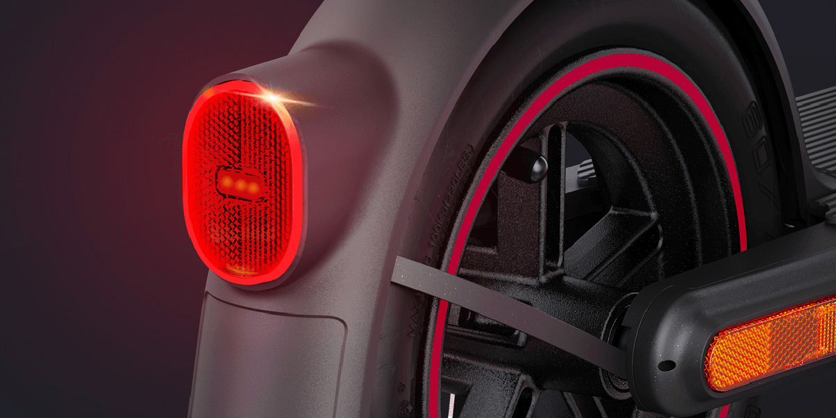 Xiaomi Electric Scooter 4 Pro - Ulepszone światło tylne, większe i jaśniejsze