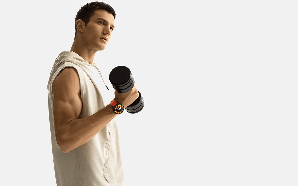 Dedykowany przycisk sportowy - mężczyzna na siłowni Dedykowany przycisk sportowy - mężczyzna na siłowni